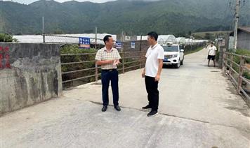 雨后巡察不松懈 排除隱患守安全 ——涼山農(nóng)投集團黨委委員、副總經(jīng)理馬忠一行到州農(nóng)墾公司開展雨后安全生產(chǎn)工作檢查